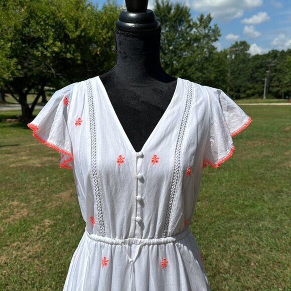 White dress - Picture 2 of 6